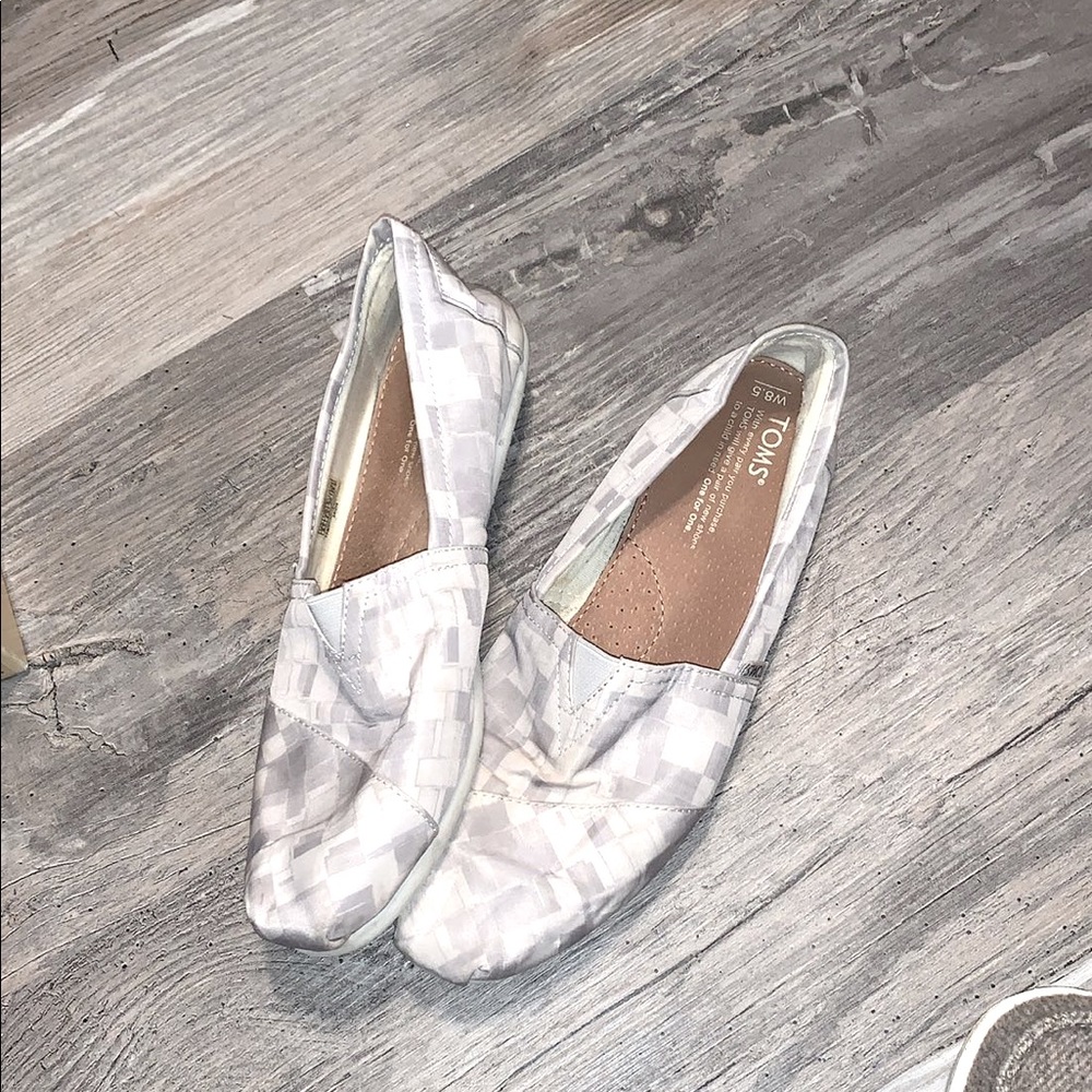 Women’s Tom’s